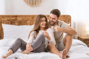 Frauen und Männer über die Dyspareunie